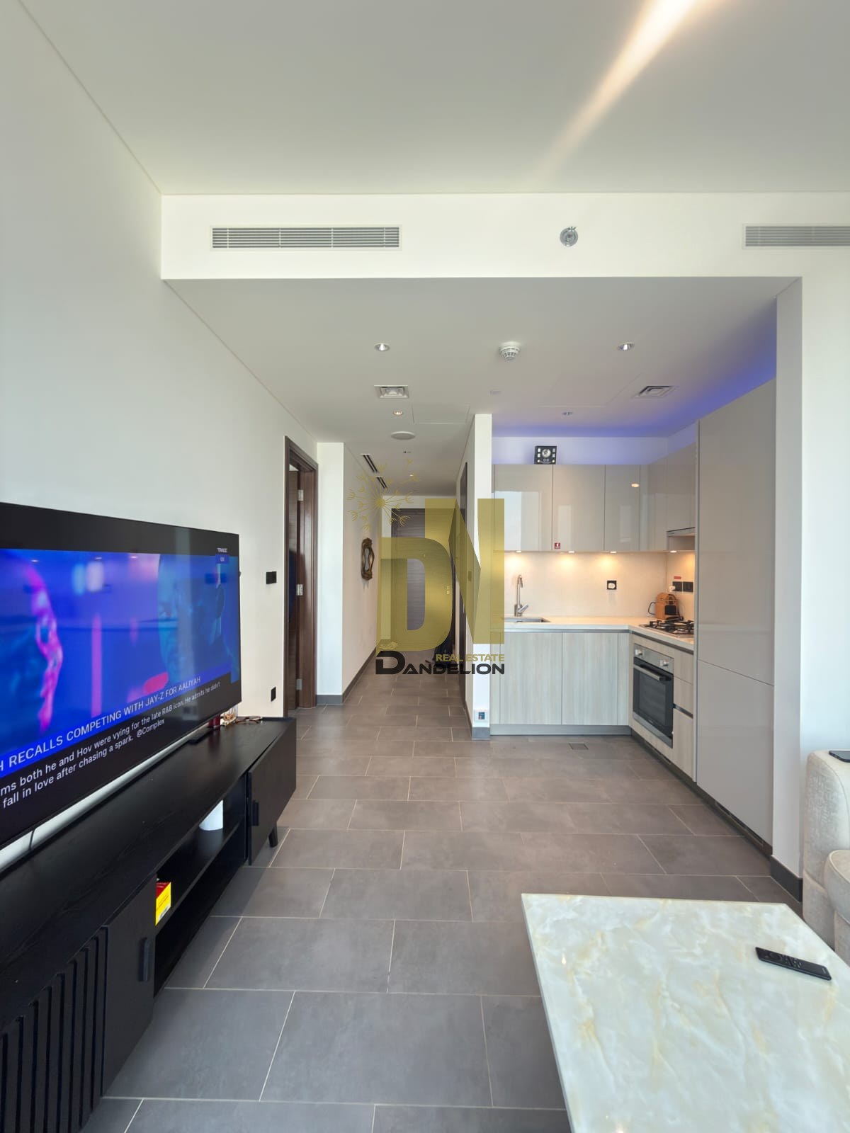 High Floor | Stunning Lagoon View | 1BR — صورة 5 من 11