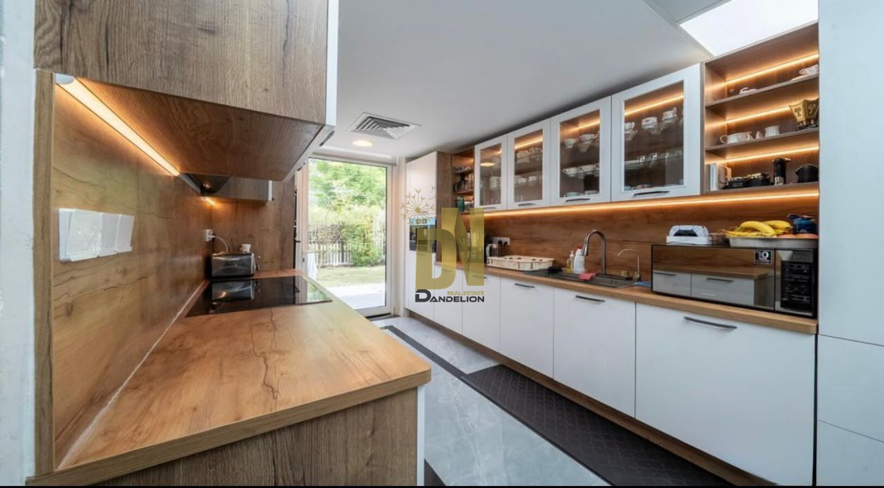 Furnished | Stylish | 4BR study — photo 6 of 18
