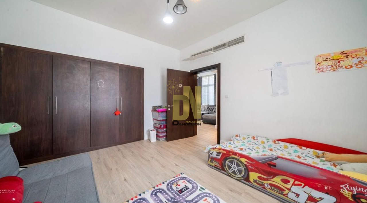 Furnished | Stylish | 4BR study — photo 9 of 18