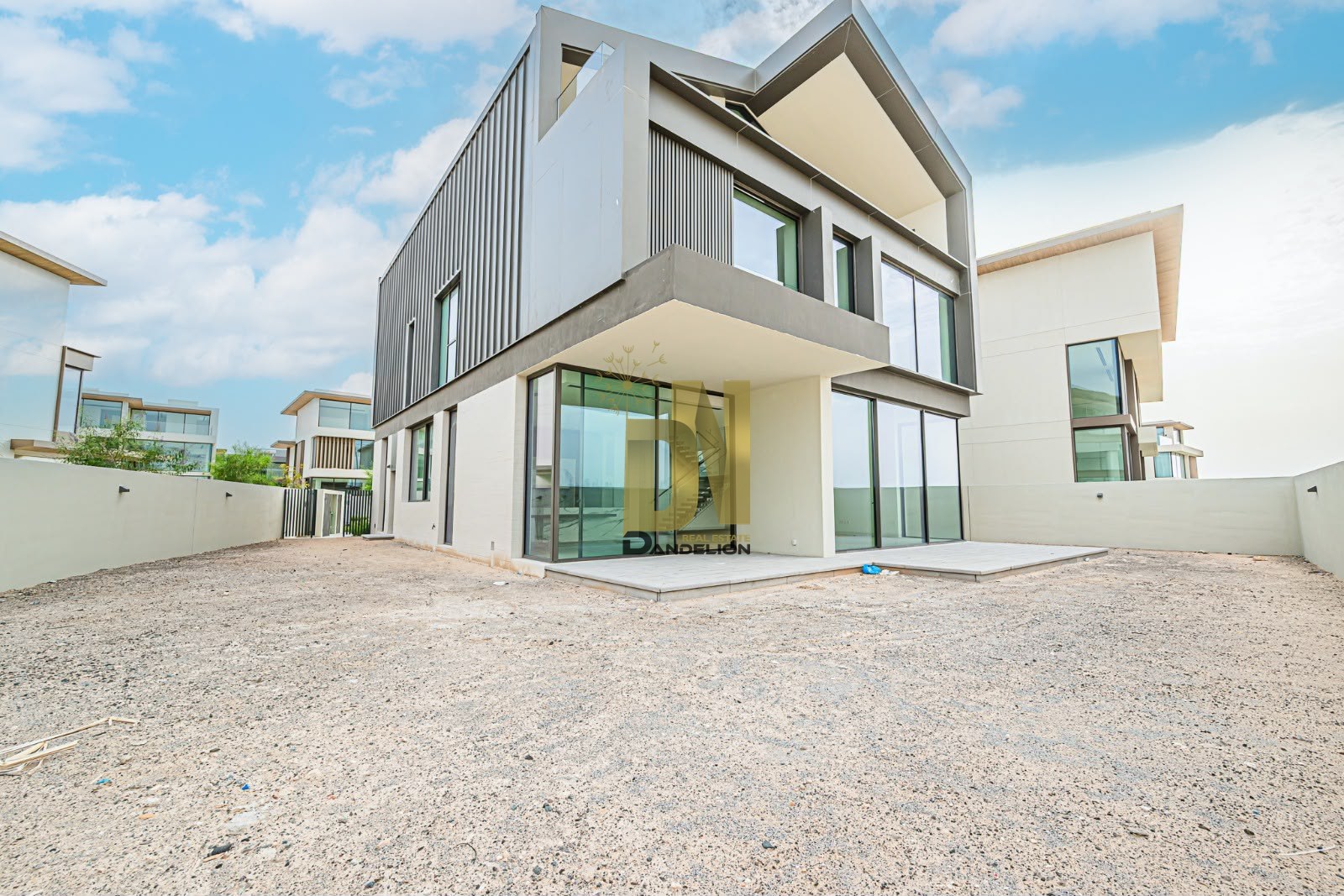 Exclusive 5BR Luxury Villa | AED 20M — photo 4 of 9