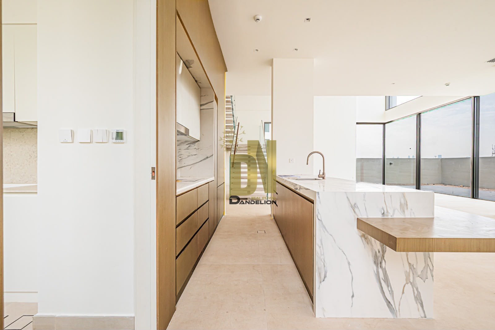 Exclusive 5BR Luxury Villa | AED 20M — photo 6 of 9