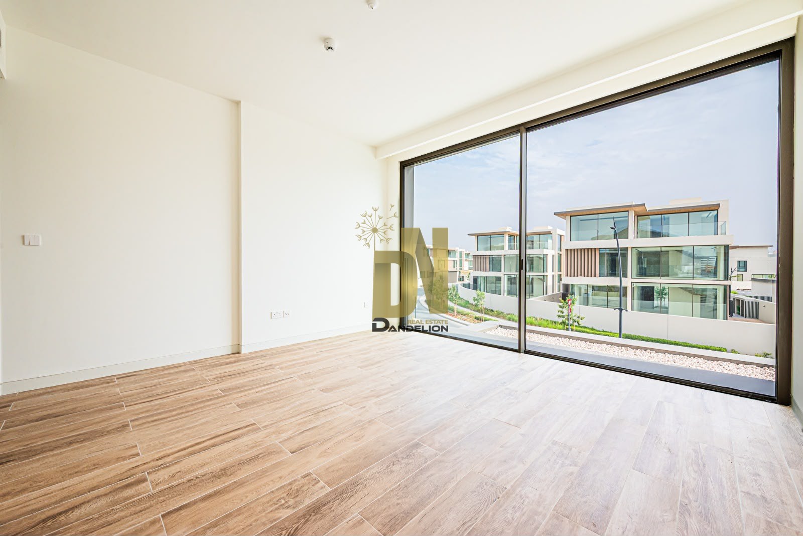 Exclusive 5BR Luxury Villa | AED 20M — photo 8 of 9