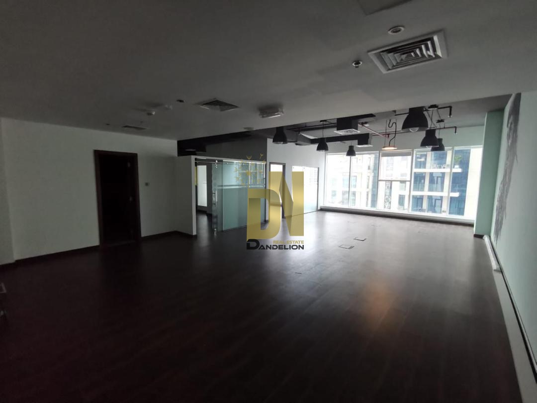 Stunning Lake View | Generous Office Space | 3 Parking Spaces — photo 7 of 24