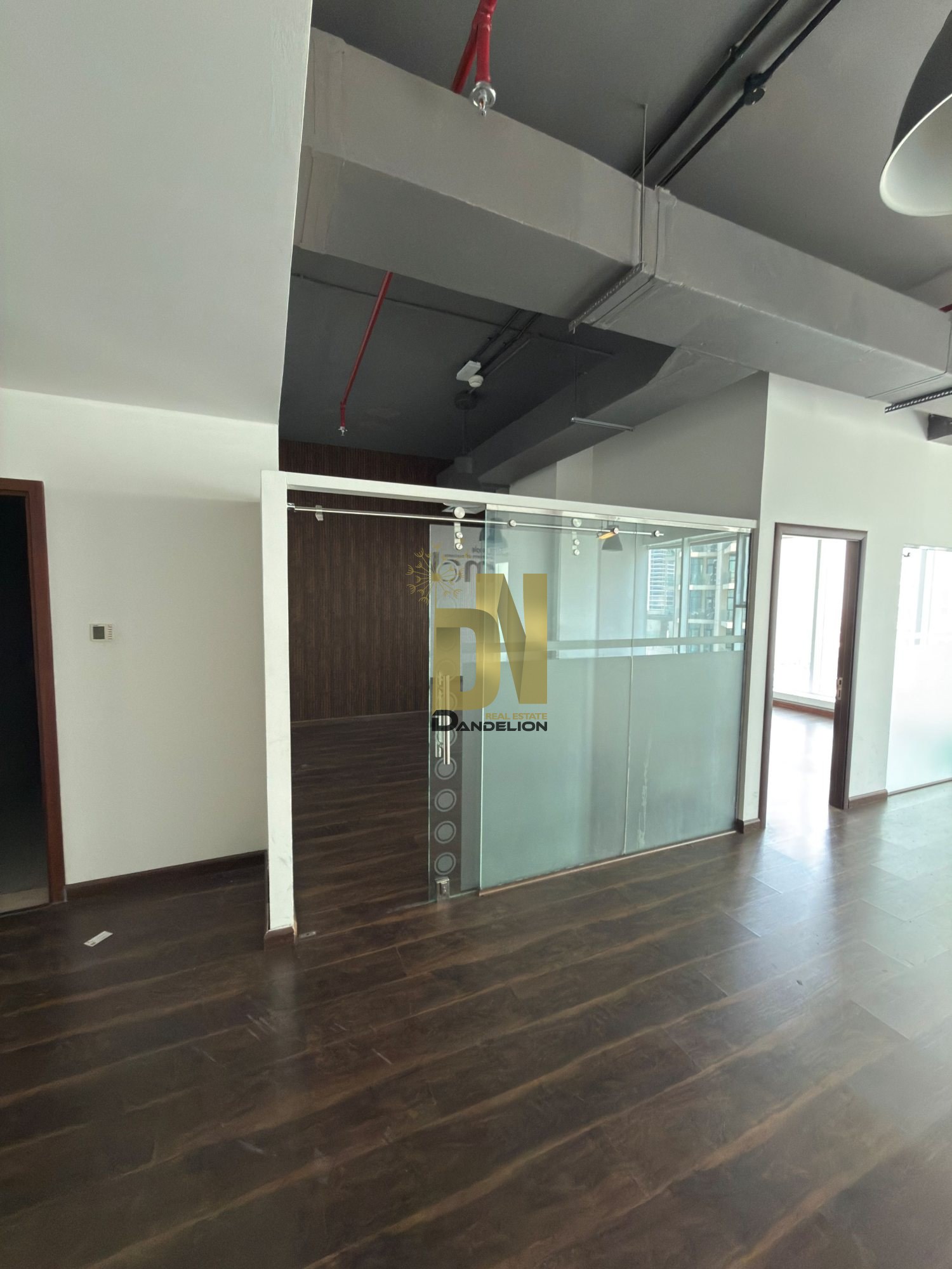 Stunning Lake View | Generous Office Space | 3 Parking Spaces — photo 14 of 24