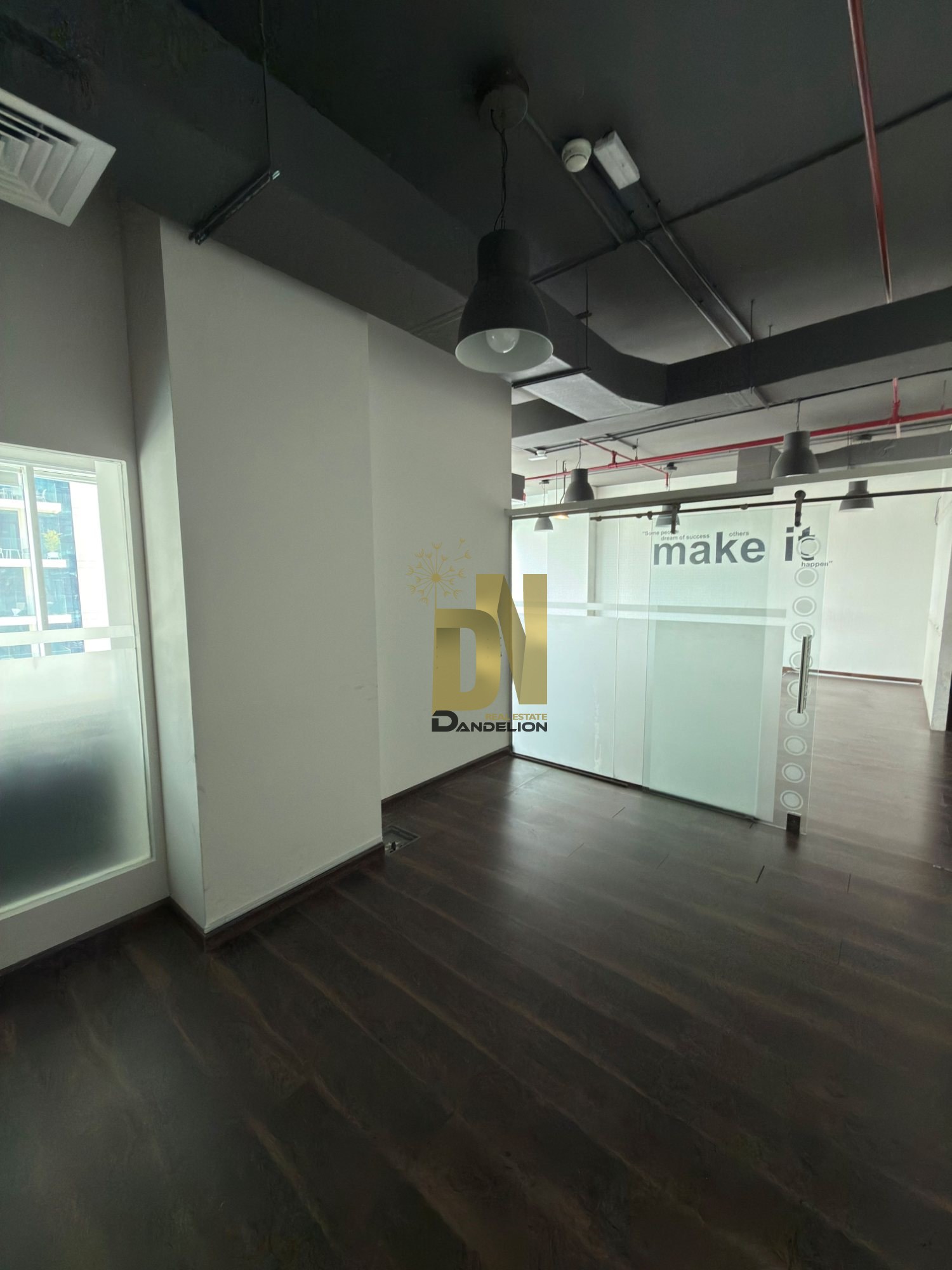 Stunning Lake View | Generous Office Space | 3 Parking Spaces — photo 16 of 24