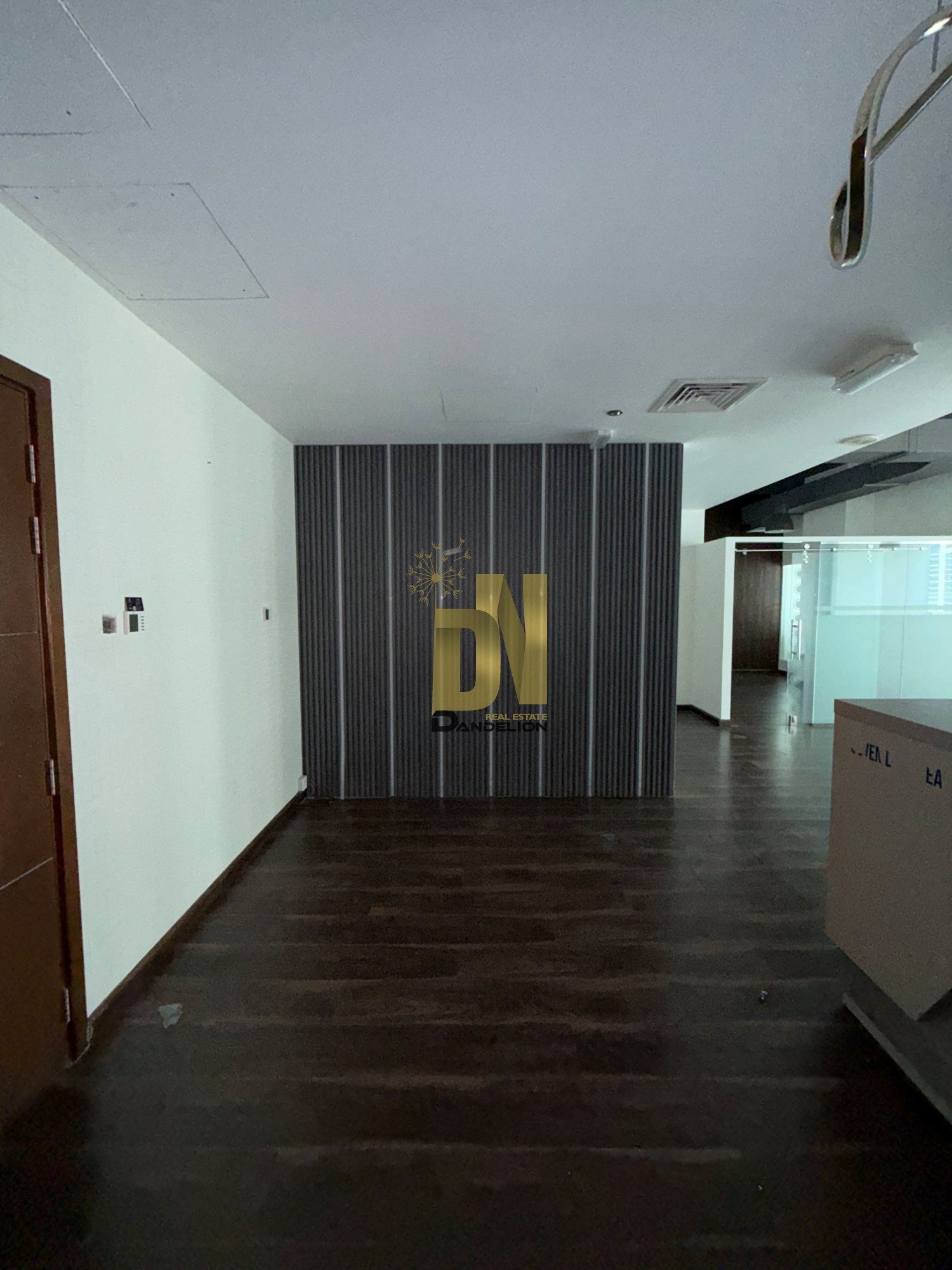Stunning Lake View | Generous Office Space | 3 Parking Spaces — photo 20 of 24