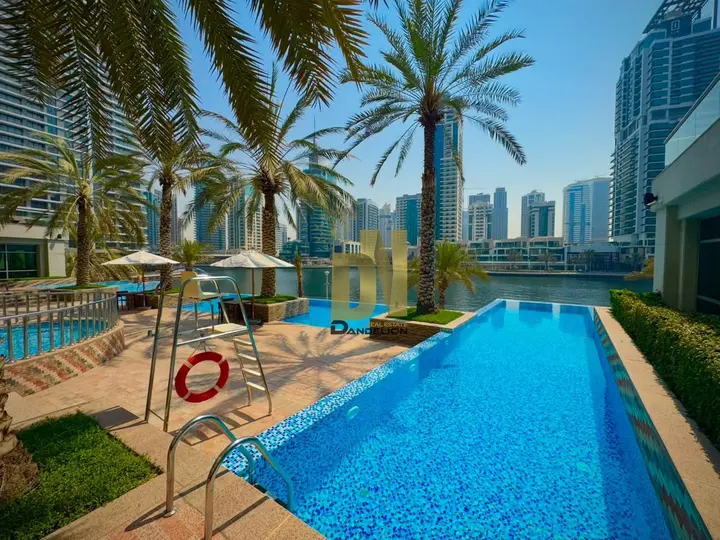 Spacious & Bright 2BR | Unfurnished | Exclusive — Apartment for rent in Dubai