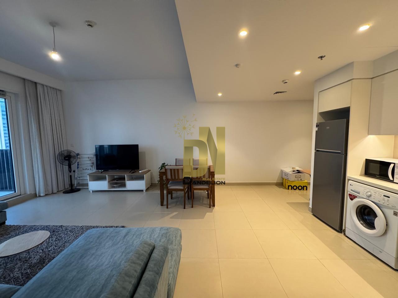 Canal View | Fully Furnished | High Floor — photo 3 of 23